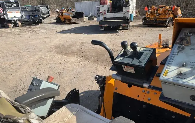 2019 LeeBoy 8520 Track Asphalt Paver photo 78