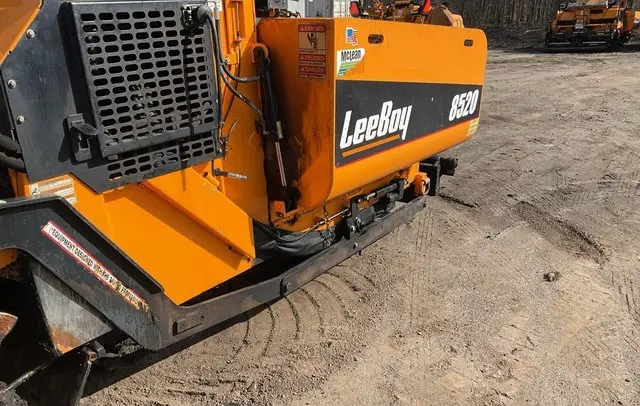 2019 LeeBoy 8520 Track Asphalt Paver photo 86