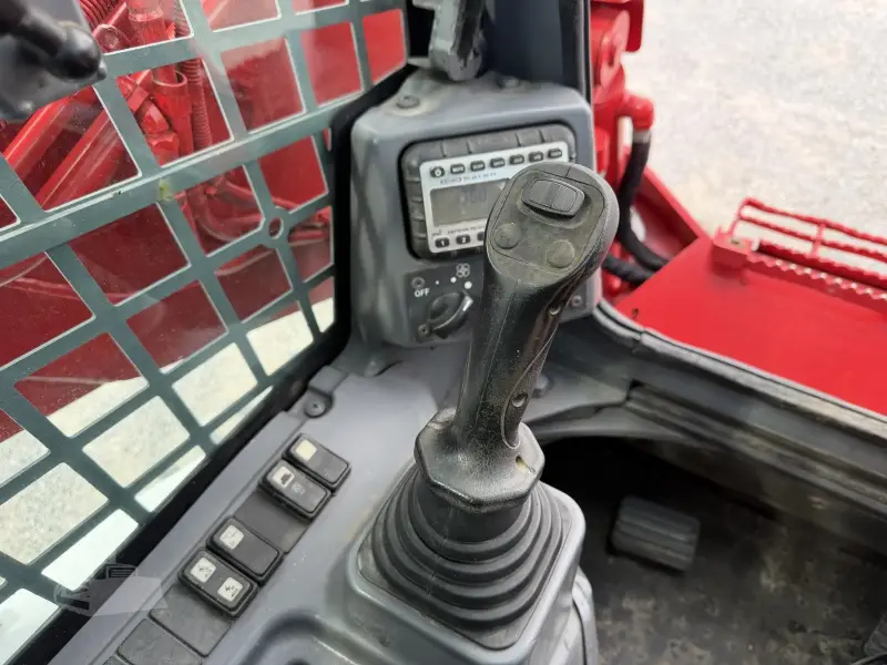2020 Takeuchi TL12V2 photo 25