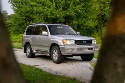 2000 Toyota Land Cruiser UZJ100