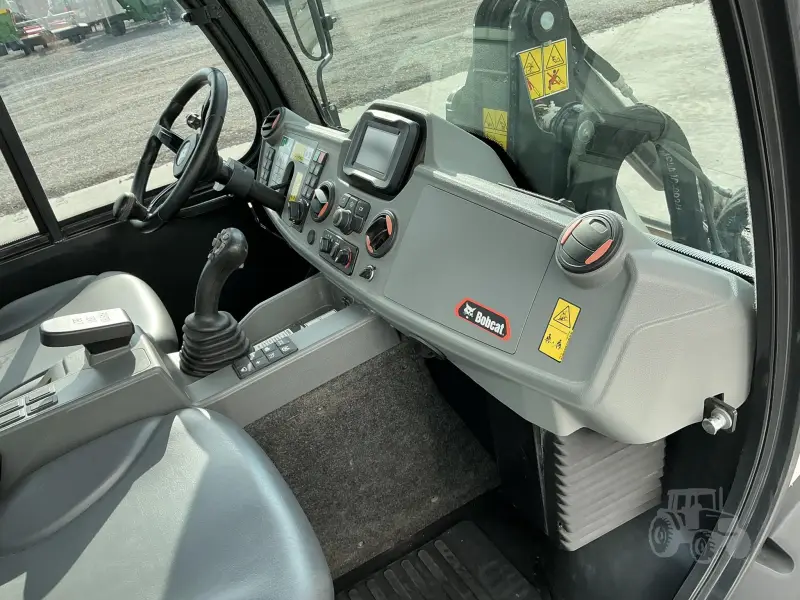 2023 BOBCAT TOOLCAT UW56 photo 10
