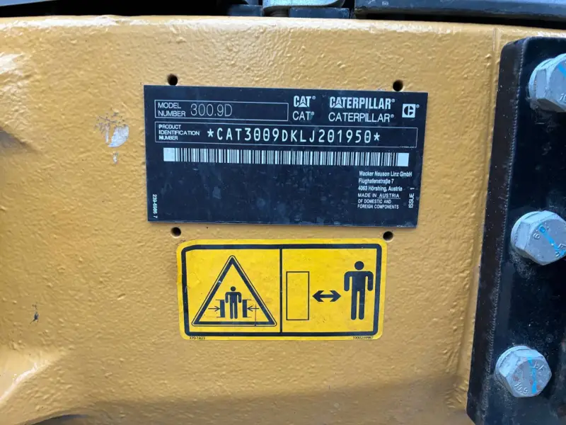 2023 Caterpillar 300.9D photo 17