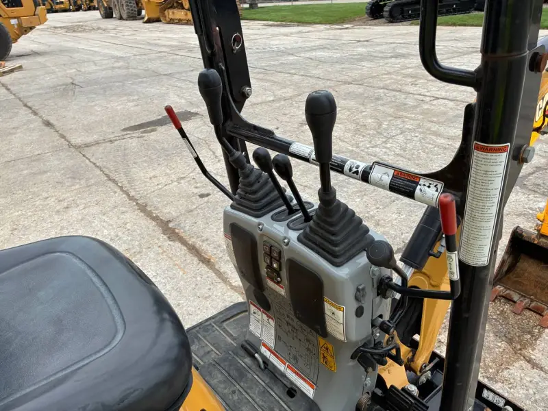 2023 Caterpillar 300.9D photo 12