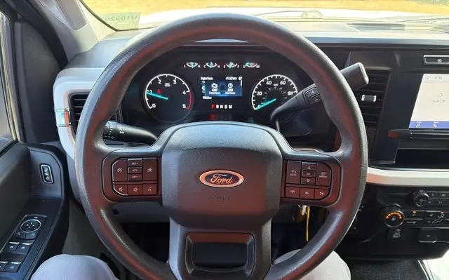 2023 Ford F-550 XL 4x4 photo 21