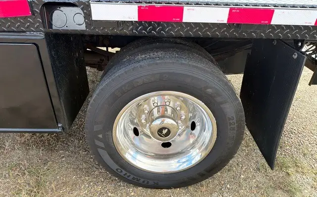 2023 Ford F-550 XL 4x4 photo 11