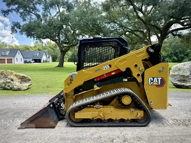 2025 CAT 255 photo 1