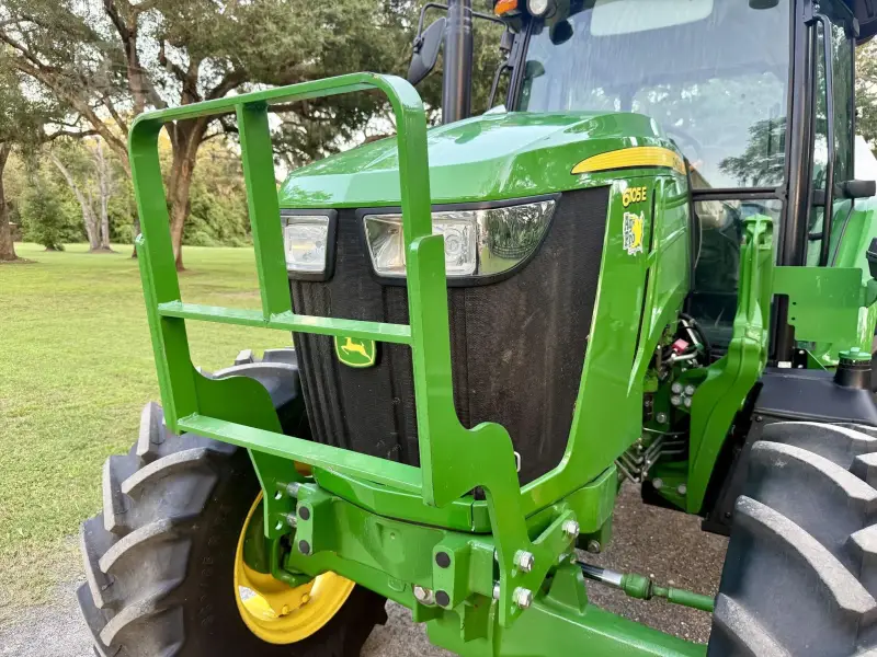 2025 JOHN DEERE 6105E photo 24