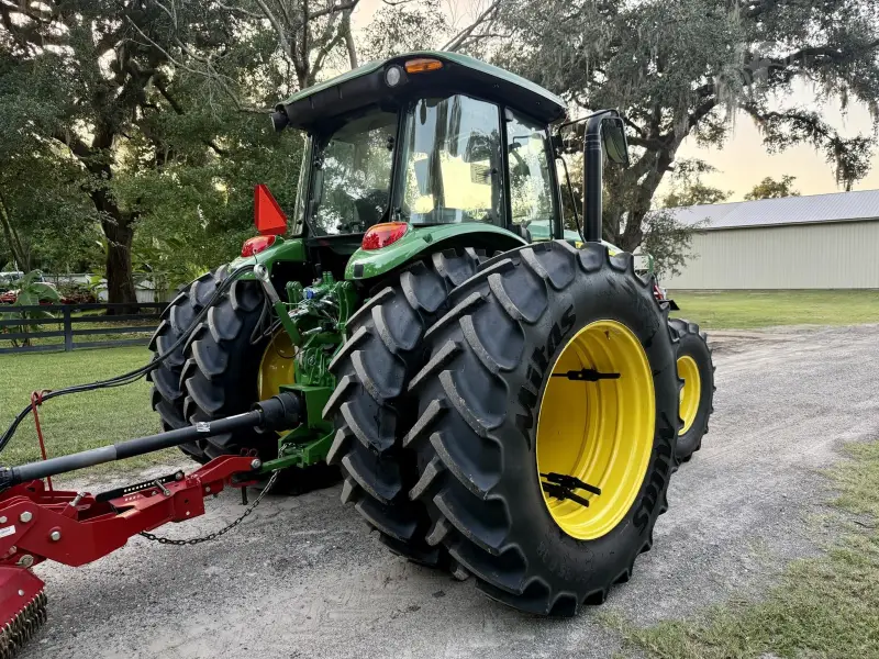 2025 JOHN DEERE 6105E photo 17