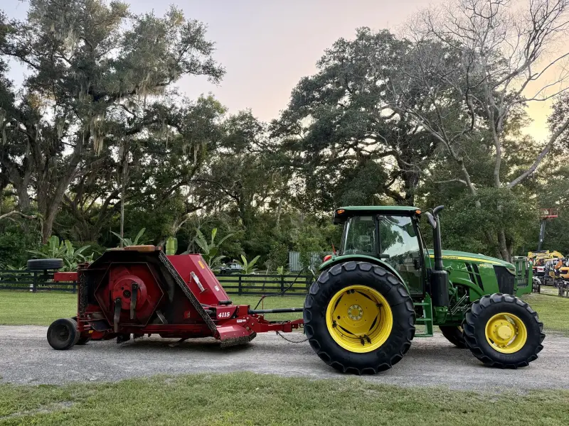 2025 JOHN DEERE 6105E photo 8