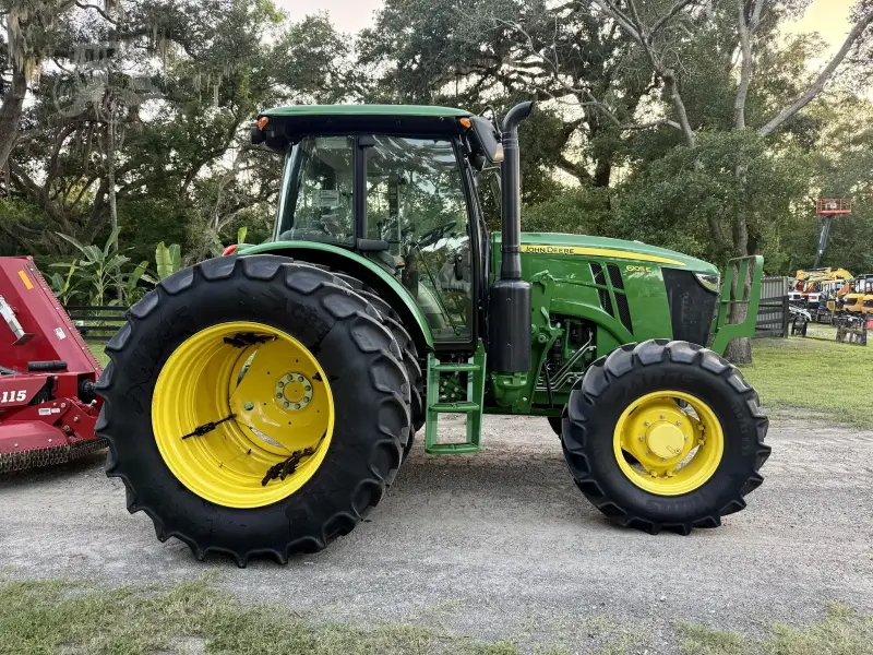 2025 JOHN DEERE 6105E photo 7
