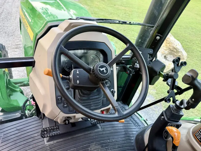 2025 JOHN DEERE 6105E photo 39