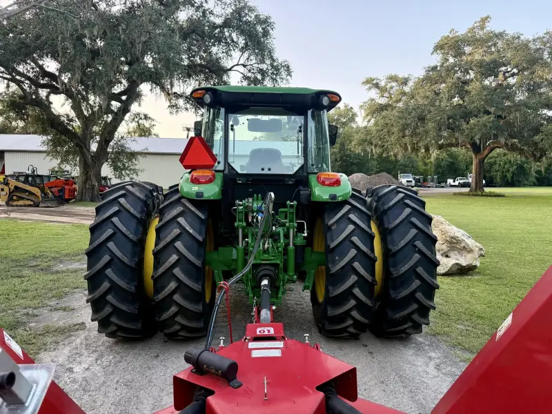 2025 JOHN DEERE 6105E photo 5