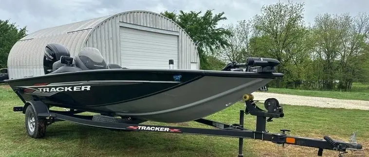 2023 Tracker Pro Team 175 photo 3