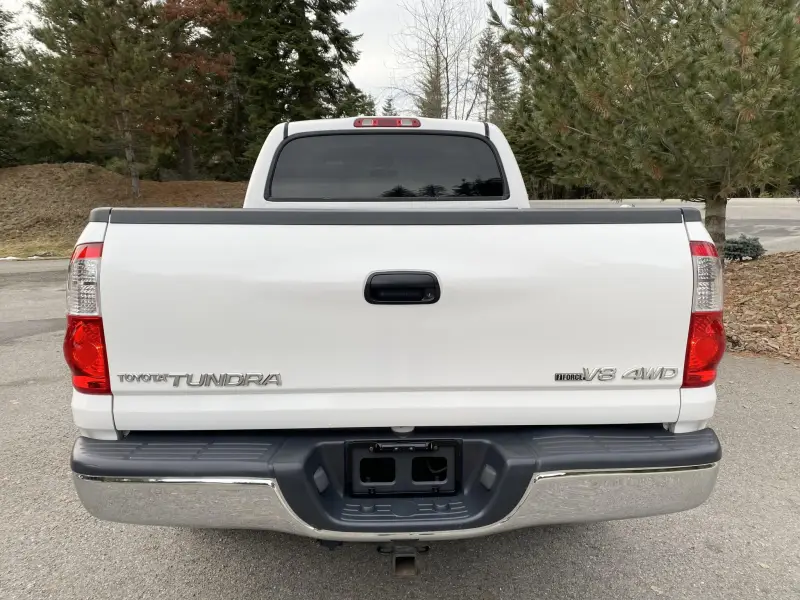 2004 Toyota Tundra SR5 Double Cab V8 4×4 photo 9