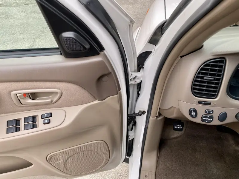 2004 Toyota Tundra SR5 Double Cab V8 4×4 photo 106
