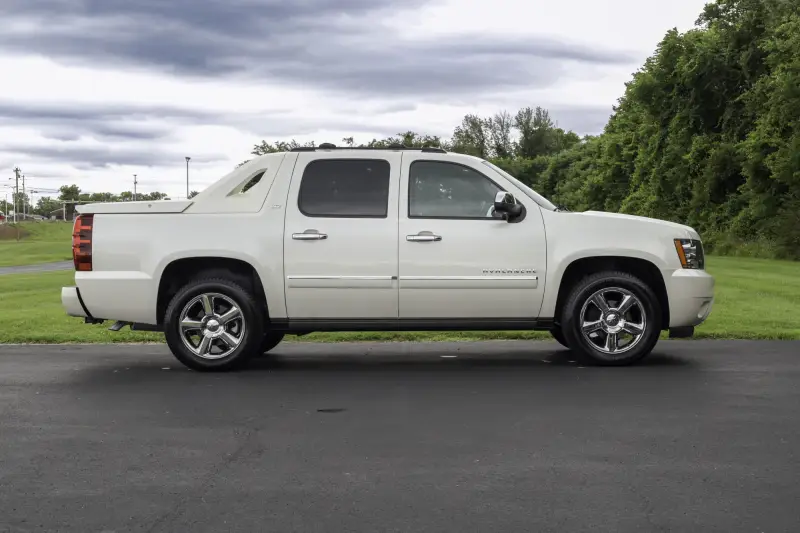 2012 Chevrolet Avalanche LTZ 4×4 photo 13