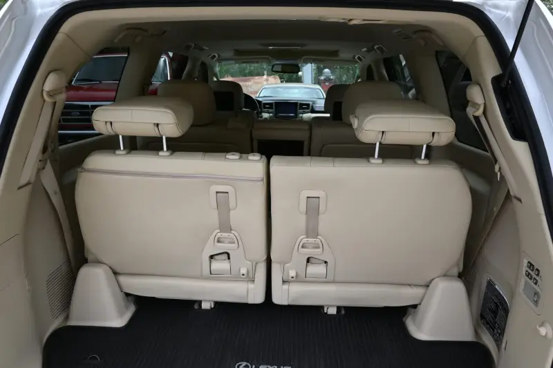 2013 Lexus LX570 photo 218