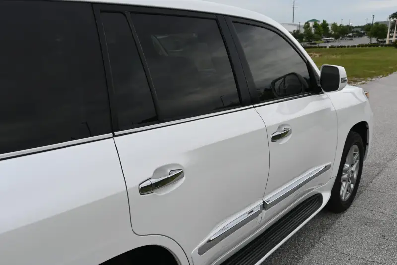 2013 Lexus LX570 photo 86