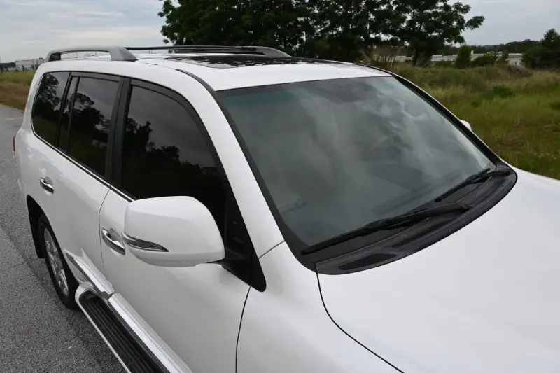2013 Lexus LX570 photo 95