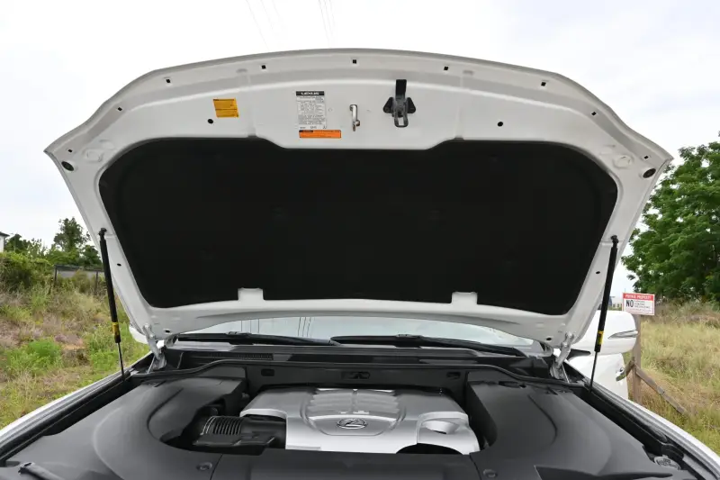 2013 Lexus LX570 photo 118