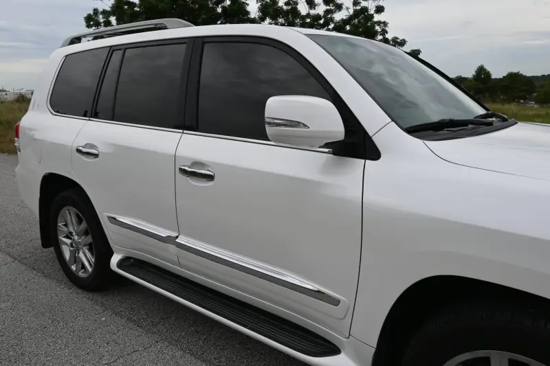 2013 Lexus LX570 photo 105