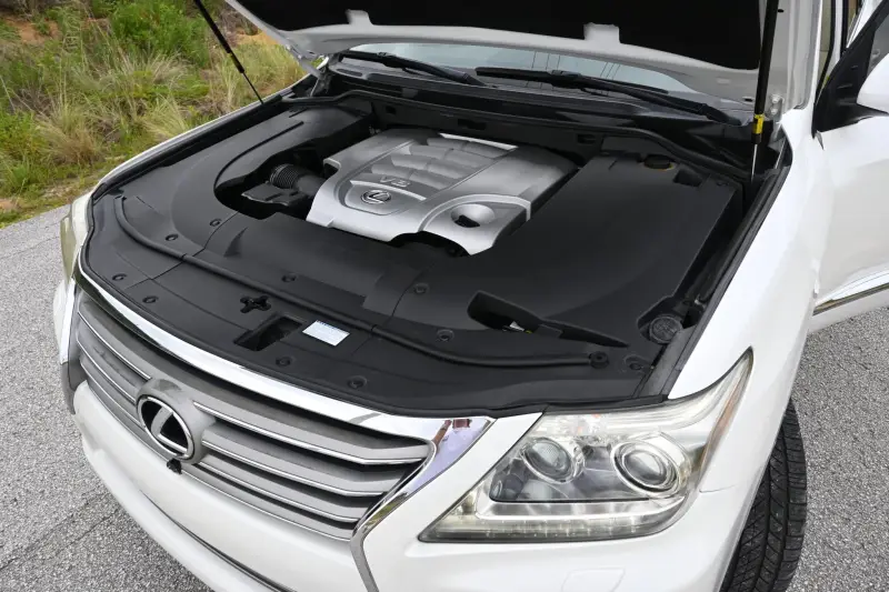 2013 Lexus LX570 photo 121