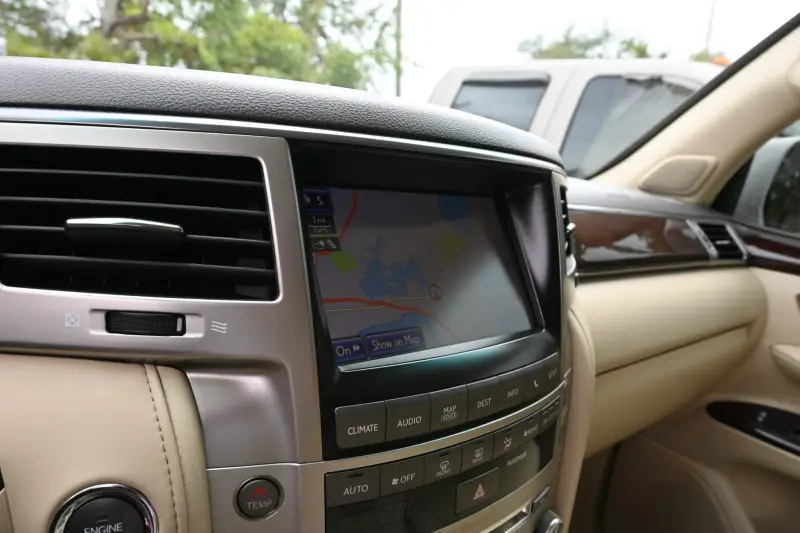 2013 Lexus LX570 photo 149