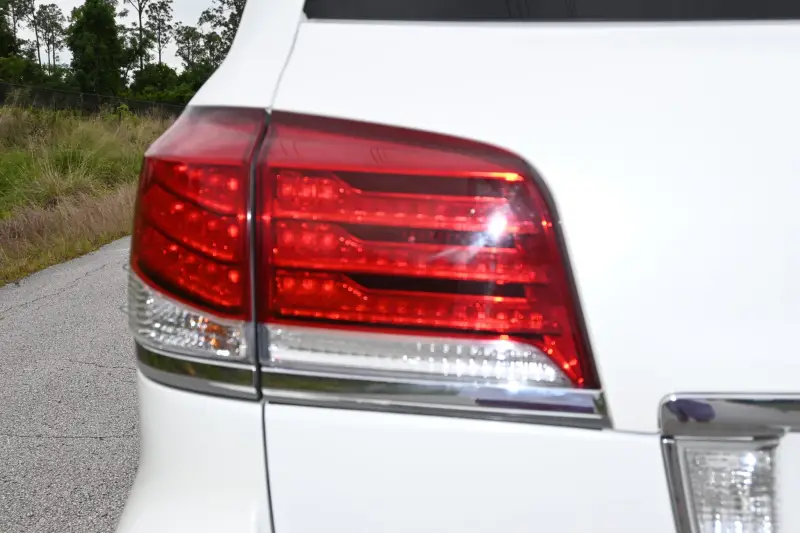 2013 Lexus LX570 photo 65