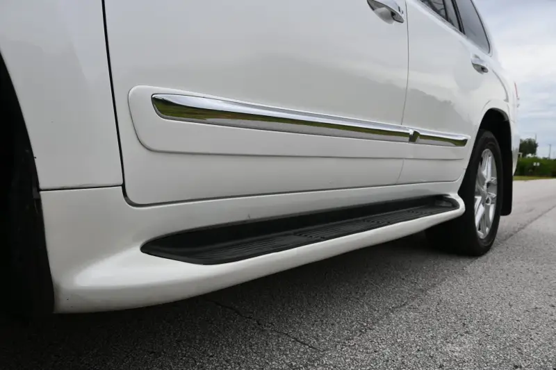 2013 Lexus LX570 photo 39