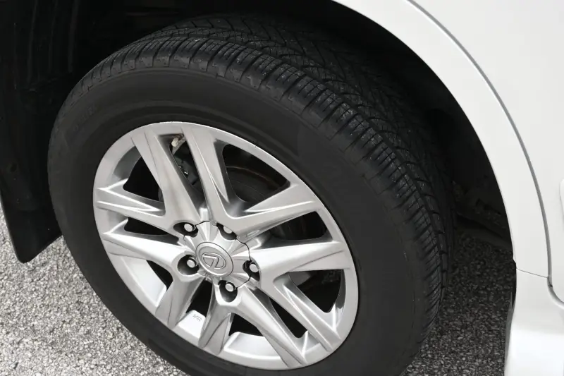 2013 Lexus LX570 photo 91