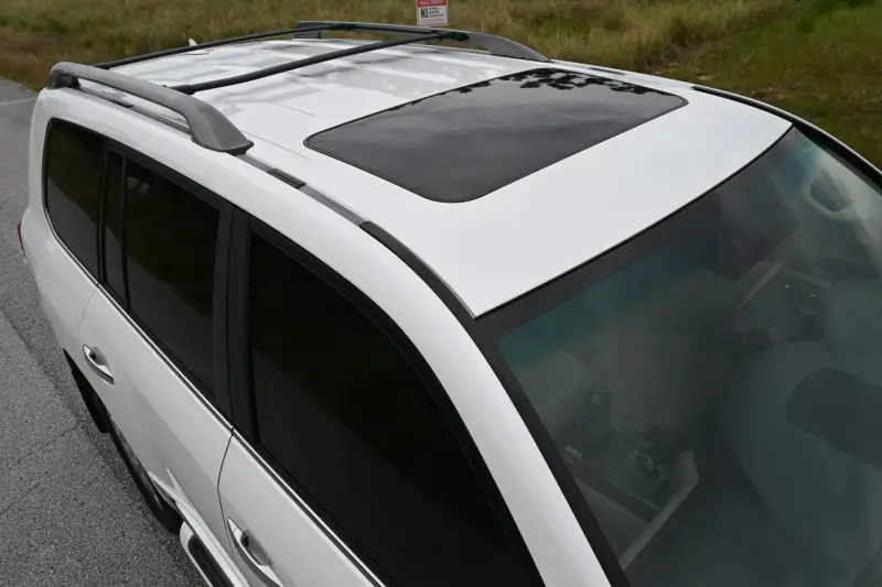 2013 Lexus LX570 photo 96