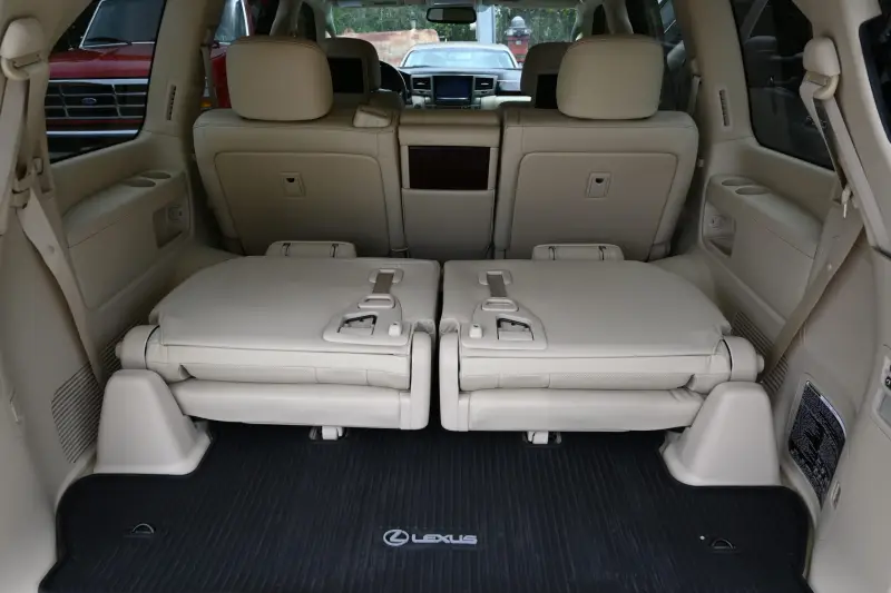 2013 Lexus LX570 photo 215