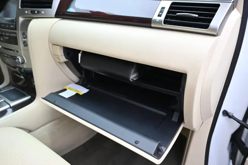2013 Lexus LX570 photo 245