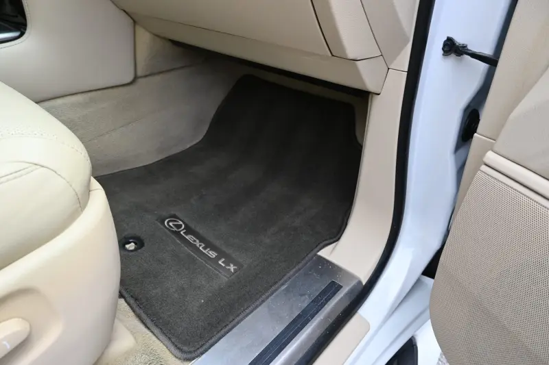 2013 Lexus LX570 photo 252