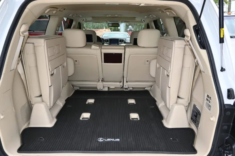 2013 Lexus LX570 photo 207