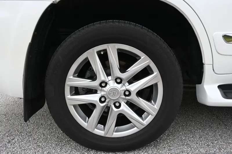 2013 Lexus LX570 photo 90