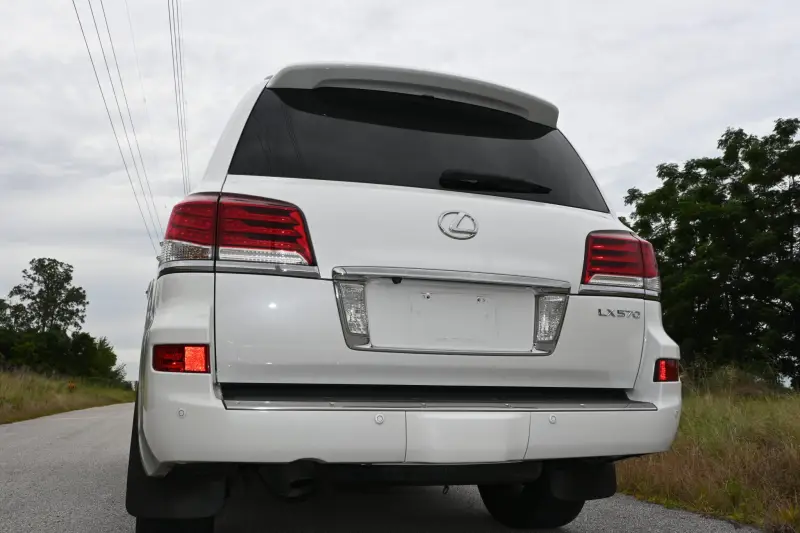 2013 Lexus LX570 photo 62
