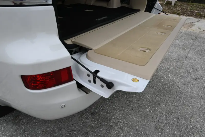 2013 Lexus LX570 photo 202