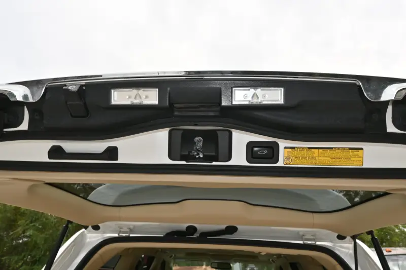 2013 Lexus LX570 photo 206