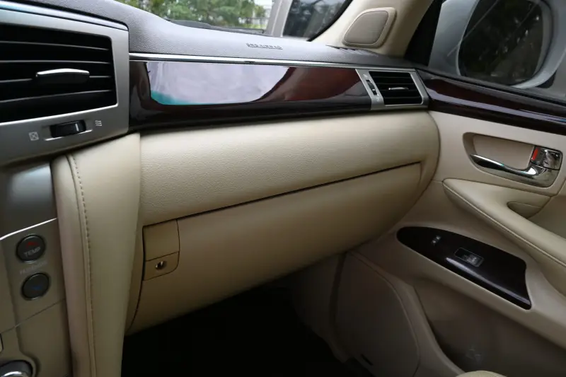 2013 Lexus LX570 photo 151