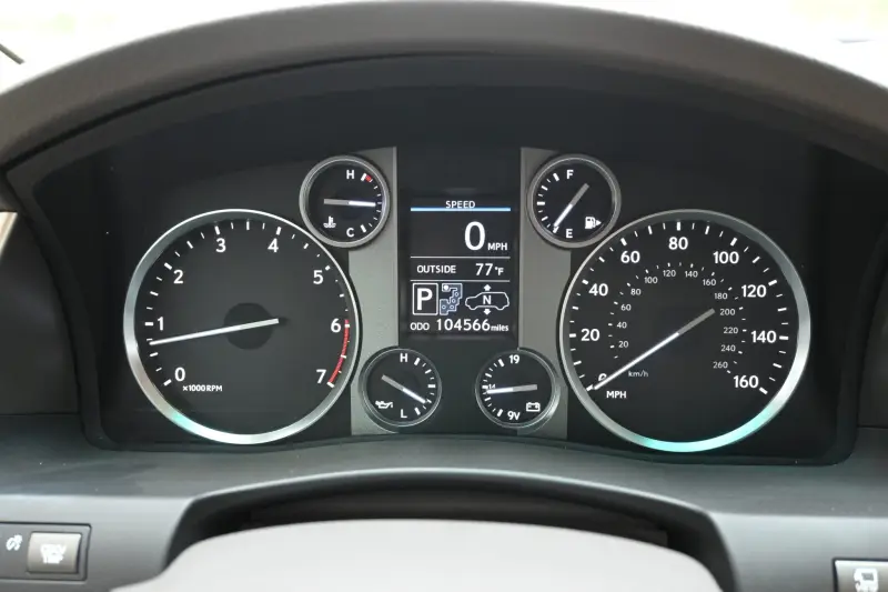 2013 Lexus LX570 photo 123