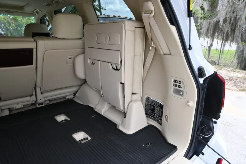 2013 Lexus LX570 photo 213