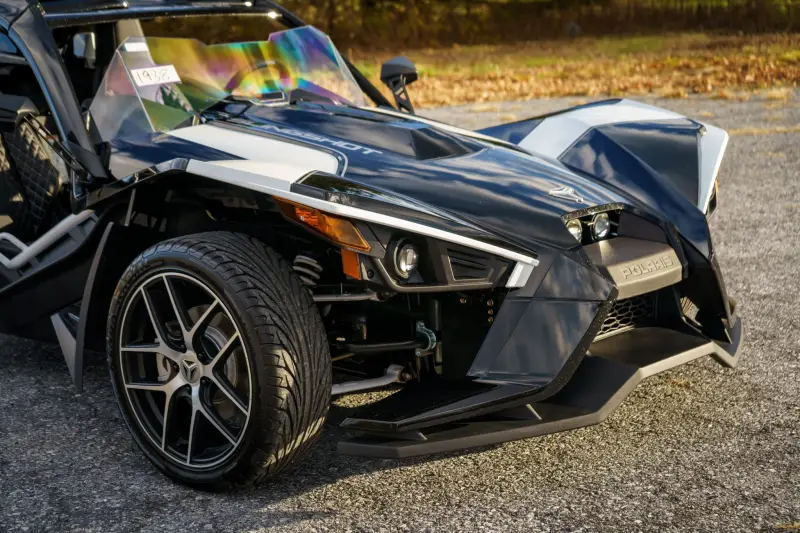 2019 Polaris Slingshot Grand Touring photo 39