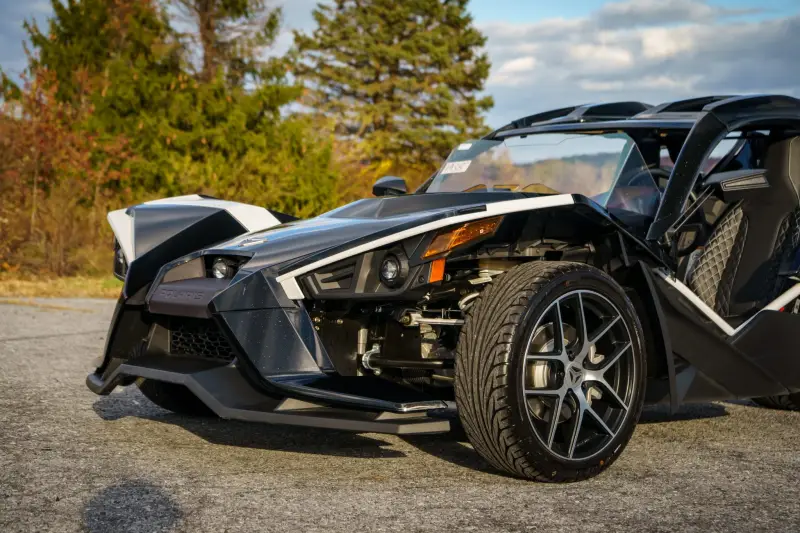 2019 Polaris Slingshot Grand Touring photo 27
