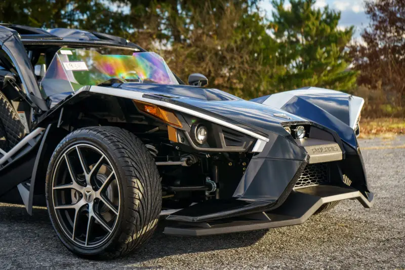 2019 Polaris Slingshot Grand Touring photo 38