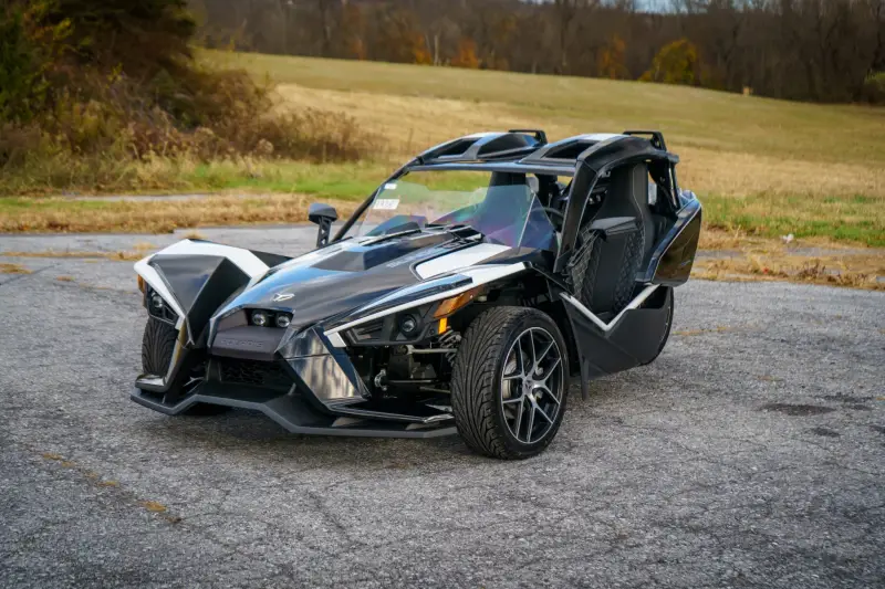 2019 Polaris Slingshot Grand Touring photo 6