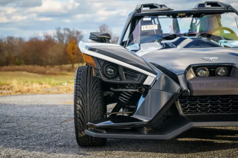 2019 Polaris Slingshot Grand Touring photo 26