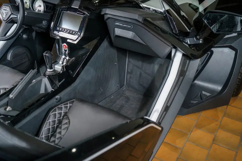 2019 Polaris Slingshot Grand Touring photo 106