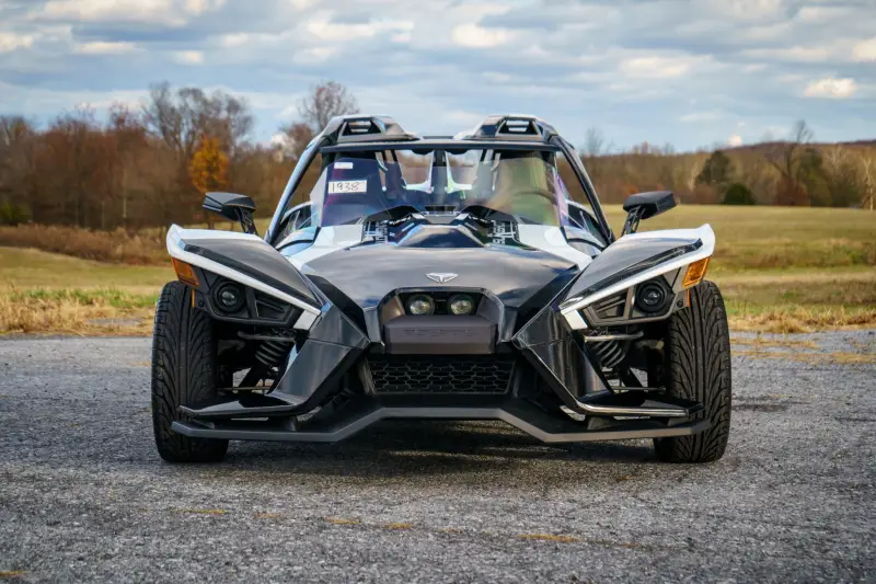 2019 Polaris Slingshot Grand Touring photo 23