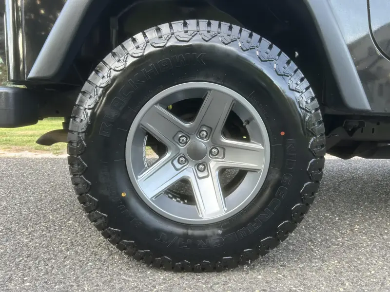 2004 Jeep Wrangler X photo 14